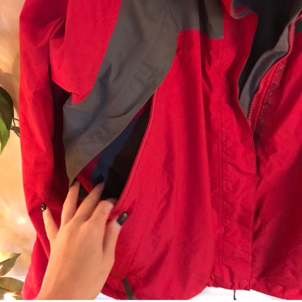 North Face red and gray Gore Tex rain jacket - Picture 5 of 8